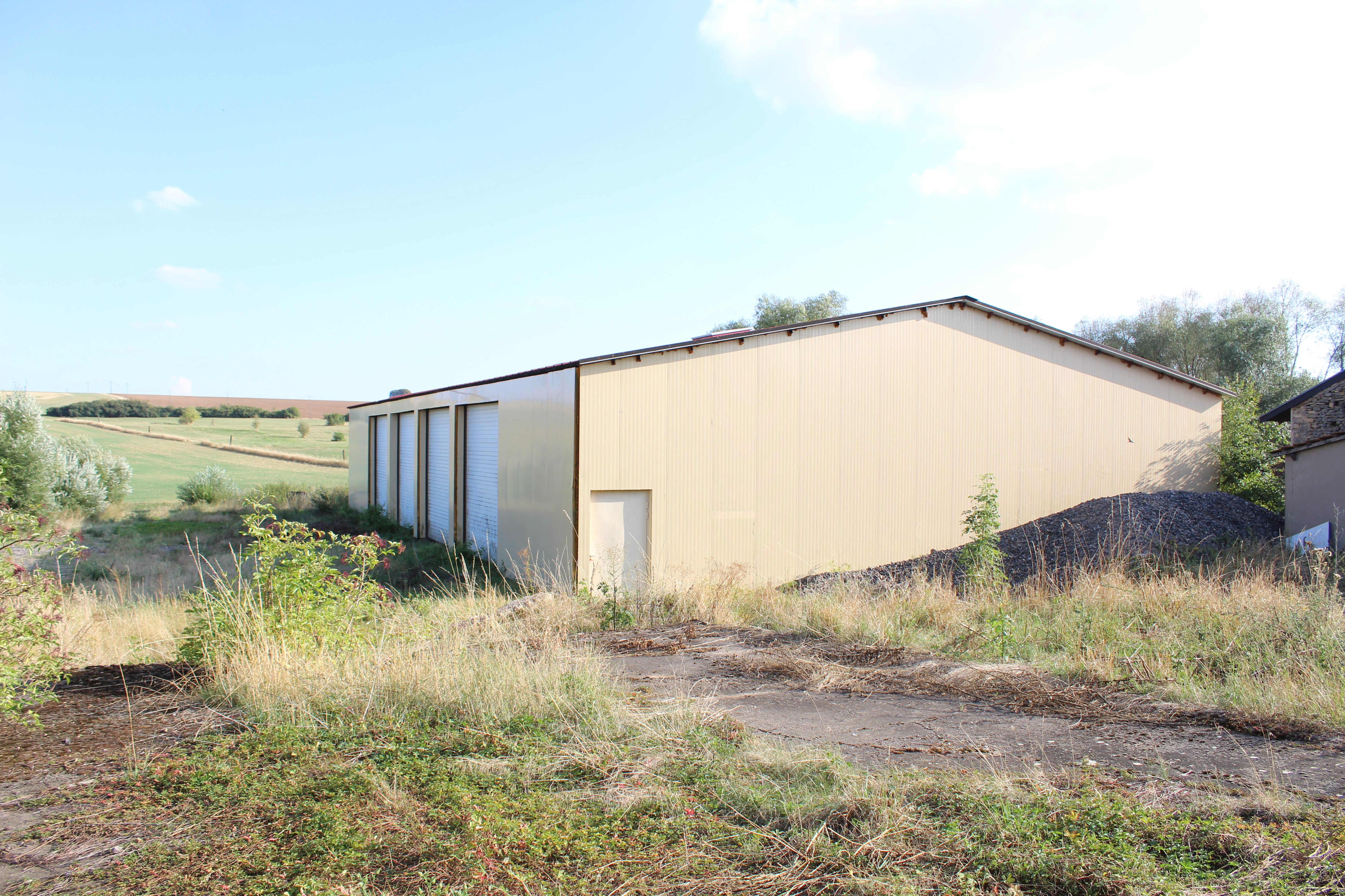 Maison de campagne 275 m², + Hangar industriel 750m² REZONVILLE (57130)